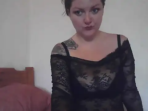 LacyLouxxx online show from March 18, 2026, 6:49 am