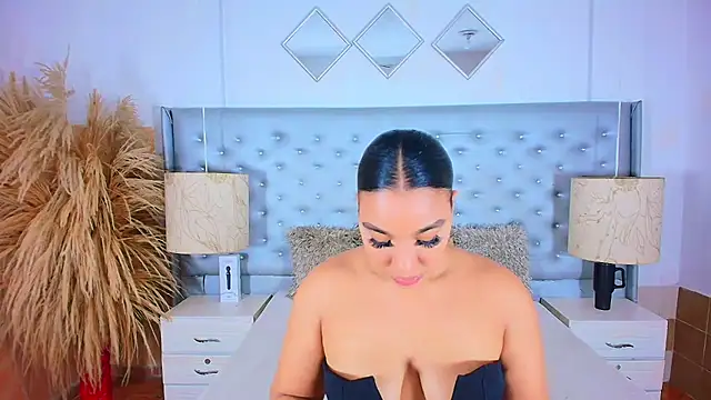 EileenBenzon online show from November 27, 2025, 3:58 pm