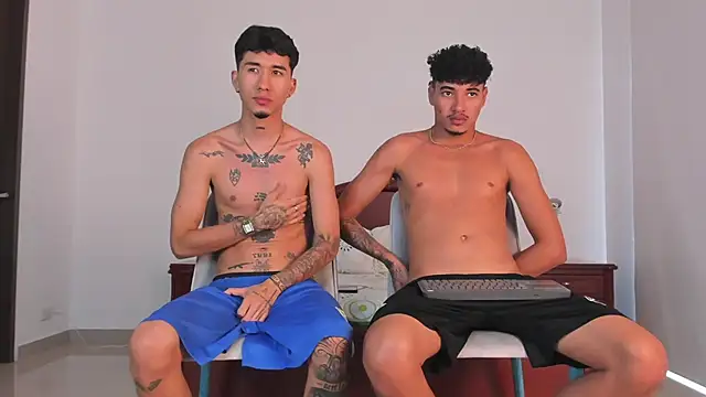 Snapshot of Ian_and_Noah chatting on September 15, 2025, 9:26 pm Ian and Noah online show from September 15, 2025, 9:26 pm