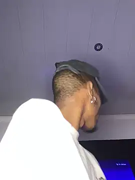 Snapshot of BlueIceCube chatting on March 18, 2025, 12:47 pm BlueIceCube online show from March 18, 2025, 12:47 pm