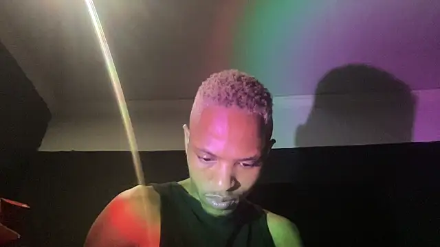 Snapshot of BlueIceCube chatting on October 14, 2025, 4:30 pm BlueIceCube online show from October 14, 2025, 4:30 pm