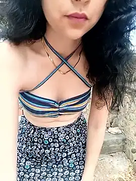 sweet outdoor charm online show from September 19, 2025, 7:47 pm