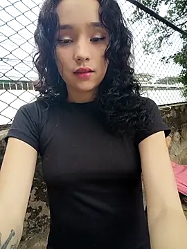 sweet outdoor charm online show from February 8, 2026, 7:28 pm