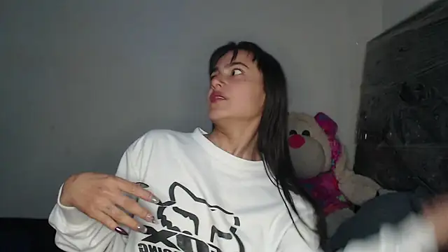 skinny sweet2411 online show from March 3, 2026, 4:29 am