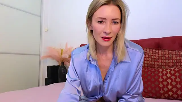 Snapshot of _Maddalena_ chatting on January 6, 2025, 8:39 pm  Maddalena  online show from January 6, 2025, 8:39 pm