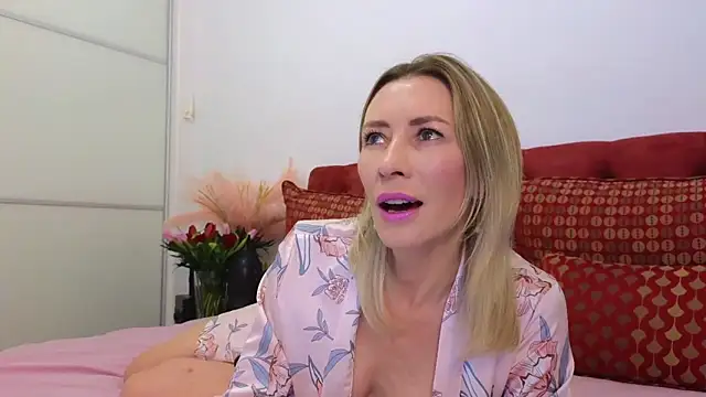 Snapshot of _Maddalena_ chatting on February 14, 2025, 9:21 pm  Maddalena  online show from February 14, 2025, 9:21 pm