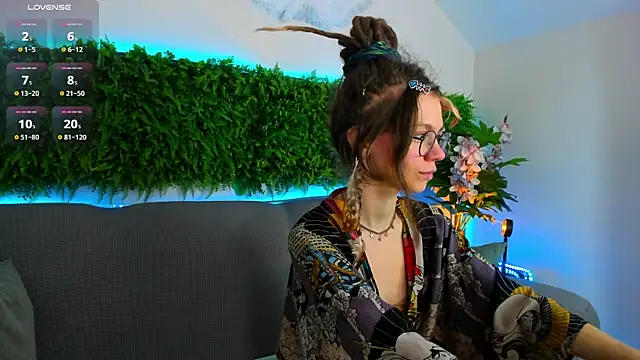 Snapshot of Rin_Skylar chatting on October 27, 2025, 7:34 am Rin Skylar online show from October 27, 2025, 7:34 am