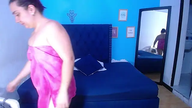 kinky redhead18 online show from December 13, 2025, 7:53 pm