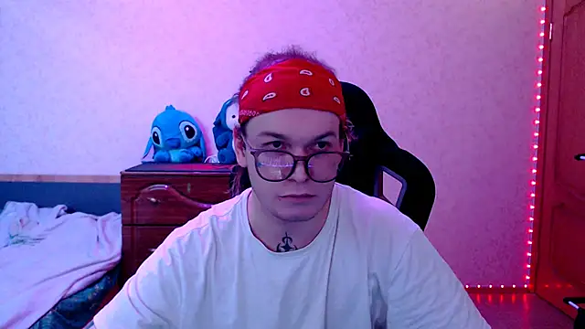 Snapshot of Steve_Mi chatting on September 15, 2025, 1:33 pm Steve Mi online show from September 15, 2025, 1:33 pm