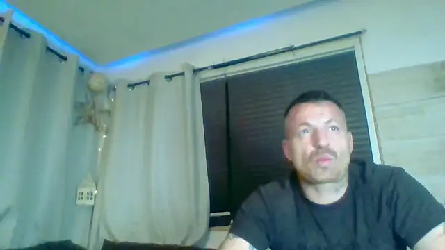 DevilsAngel13 online show from November 27, 2025, 5:59 pm