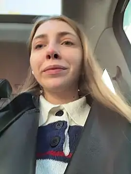 Sunny   Bunny online show from October 3, 2025, 8:22 am