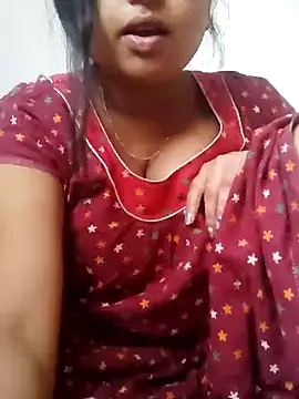 Snapshot of Priya_2222 chatting on December 16, 2024, 10:40 am Priya 2222 online show from December 16, 2024, 10:40 am