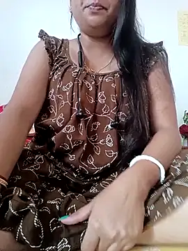 Snapshot of Priya_2222 chatting on November 3, 2025, 6:03 am Priya 2222 online show from November 3, 2025, 6:03 am