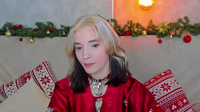 as1an girlfriend online show from December 19, 2024, 3:19 pm