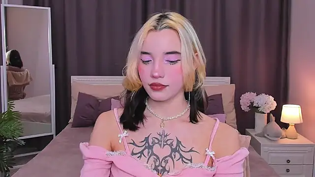 as1an girlfriend online show from January 24, 2025, 3:54 am