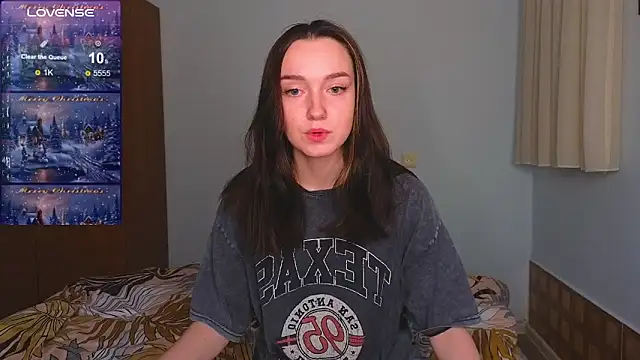 Snapshot of Wild_Sophie_ chatting on December 29, 2024, 8:48 pm Wild Sophie online show from December 29, 2024, 8:48 pm