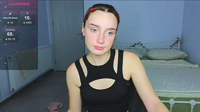 Snapshot of Wild_Sophie_ chatting on November 16, 2025, 5:51 pm Wild Sophie online show from November 16, 2025, 5:51 pm