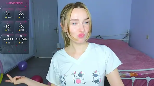 Snapshot of Wild_Sophie_ chatting on November 30, 2025, 5:50 pm Wild Sophie online show from November 30, 2025, 5:50 pm