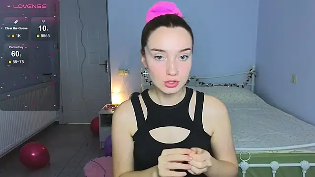 Snapshot of Wild_Sophie_ chatting on December 5, 2025, 3:41 pm Wild Sophie online show from December 5, 2025, 3:41 pm