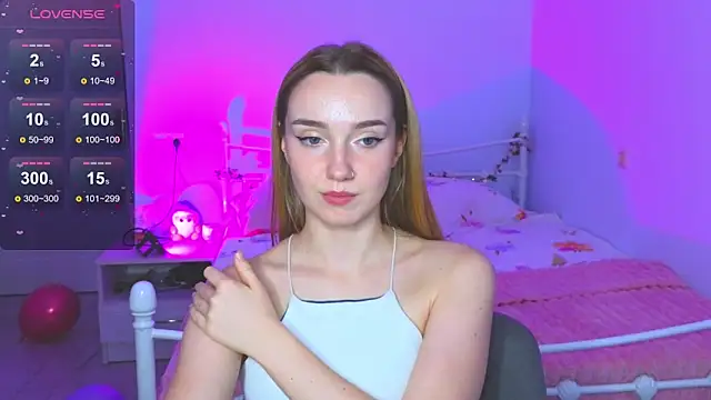 Snapshot of Wild_Sophie_ chatting on December 13, 2025, 7:53 pm Wild Sophie online show from December 13, 2025, 7:53 pm