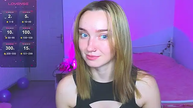 Snapshot of Wild_Sophie_ chatting on December 14, 2025, 4:34 pm Wild Sophie online show from December 14, 2025, 4:34 pm