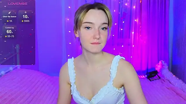 Snapshot of Wild_Sophie_ chatting on January 7, 2026, 3:25 pm Wild Sophie online show from January 7, 2026, 3:25 pm