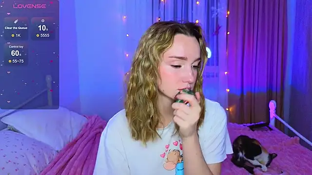 Snapshot of Wild_Sophie_ chatting on January 11, 2026, 4:12 pm Wild Sophie online show from January 11, 2026, 4:12 pm