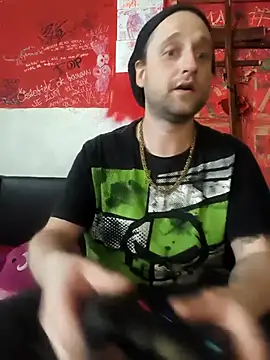 Snapshot of Ozomitro chatting on March 28, 2026, 11:32 am Ozomitro online show from March 28, 2026, 11:32 am