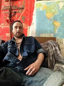 Snapshot of Ozomitro chatting on April 15, 2026, 1:40 pm Ozomitro online show from April 15, 2026, 1:40 pm