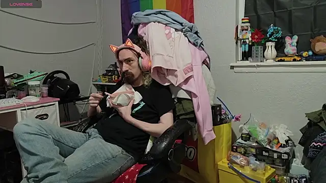 tallnerdyguy online show from March 25, 2026, 2:17 am