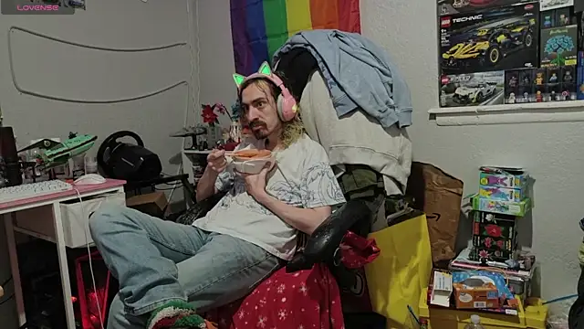 tallnerdyguy online show from May 14, 2026, 3:57 am