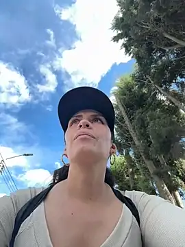 Alysson-- online show from April 10, 2026, 1:16 pm