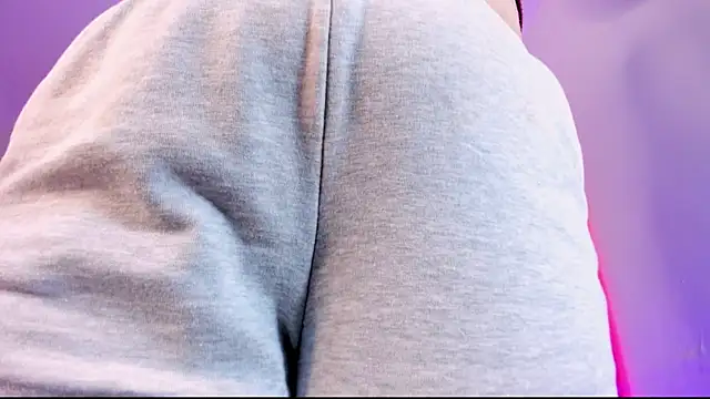 AmberiniHoffman online show from February 24, 2025, 11:54 am