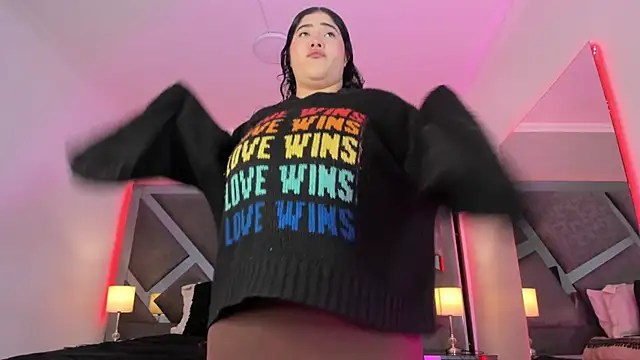 AmberiniHoffman online show from March 13, 2025, 11:51 am