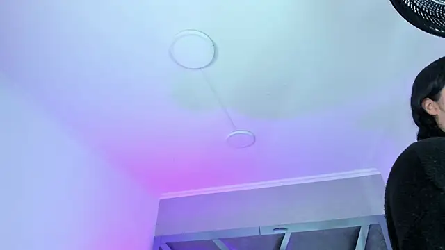 AmberiniHoffman online show from October 22, 2025, 11:54 am