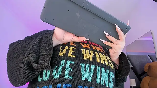 AmberiniHoffman online show from October 24, 2025, 11:50 am