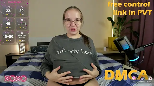 Snapshot of Your_Penny_ chatting on November 2, 2025, 9:17 pm Your Penny online show from November 2, 2025, 9:17 pm