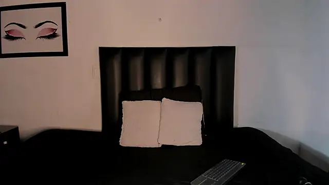 Khenta Michells online show from November 25, 2025, 10:37 am