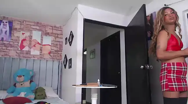 Snapshot of vixenxqueens chatting on January 4, 2025, 1:31 am vixenxqueens online show from January 4, 2025, 1:31 am