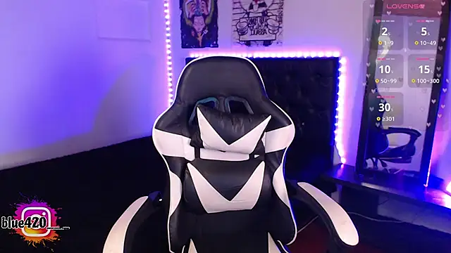 Snapshot of Skyler__blue4 chatting on October 19, 2025, 8:53 pm Skyler  blue4 online show from October 19, 2025, 8:53 pm