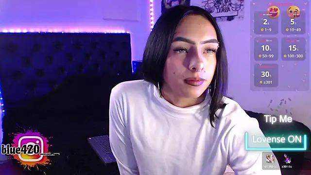 Skyler  blue4 online show from November 11, 2025, 10:43 pm