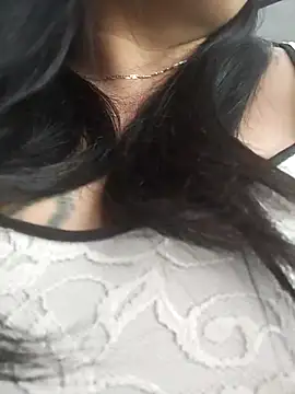 Snapshot of sara_pineros chatting on December 5, 2024, 9:06 pm sara pineros online show from December 5, 2024, 9:06 pm