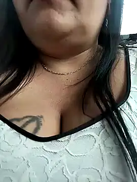 Snapshot of sara_pineros chatting on January 24, 2025, 5:00 pm sara pineros online show from January 24, 2025, 5:00 pm