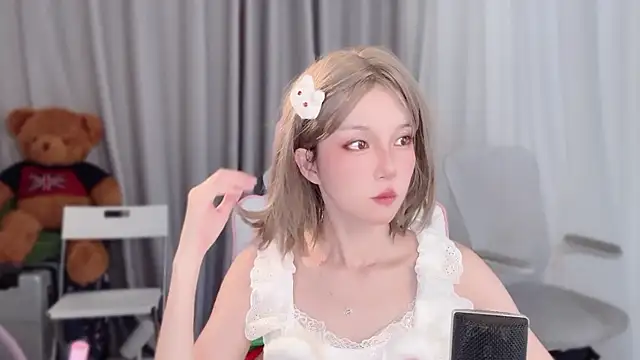 Snapshot of AnAn-520 chatting on April 7, 2026, 2:45 am AnAn-520 online show from April 7, 2026, 2:45 am