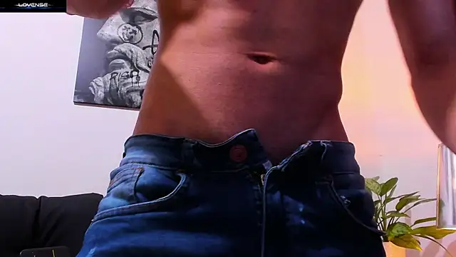 CruzVega online show from October 31, 2025, 8:32 pm