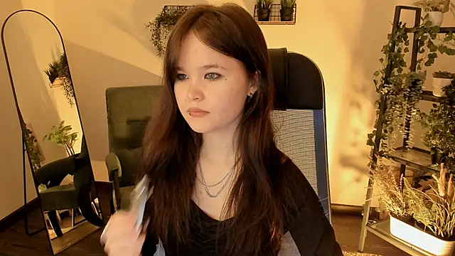 Snapshot of Elainebeness chatting on April 1, 2026, 4:26 pm Elainebeness online show from April 1, 2026, 4:26 pm