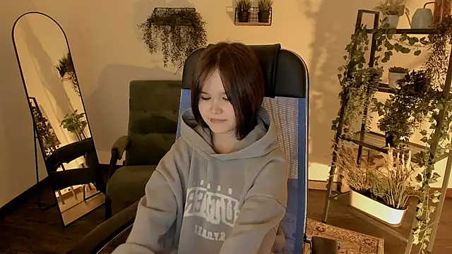 Snapshot of Elainebeness chatting on April 12, 2026, 10:15 pm Elainebeness online show from April 12, 2026, 10:15 pm