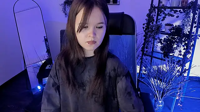 Snapshot of Elainebeness chatting on April 15, 2026, 10:32 pm Elainebeness online show from April 15, 2026, 10:32 pm