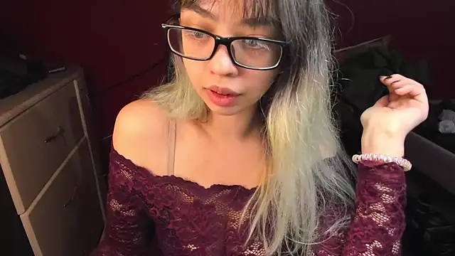 Ad0re Me online show from October 23, 2025, 7:12 pm