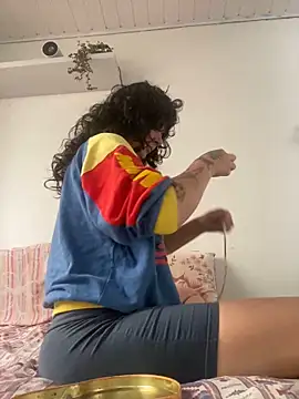 magalunabb online show from November 6, 2025, 11:22 am